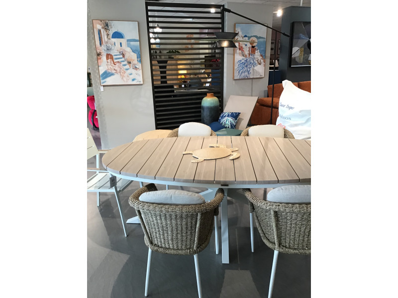 ZELMAR-Table ovale outdoor d'exposition