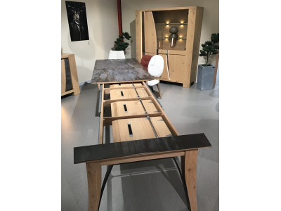 CORREZE - Table de séjour...