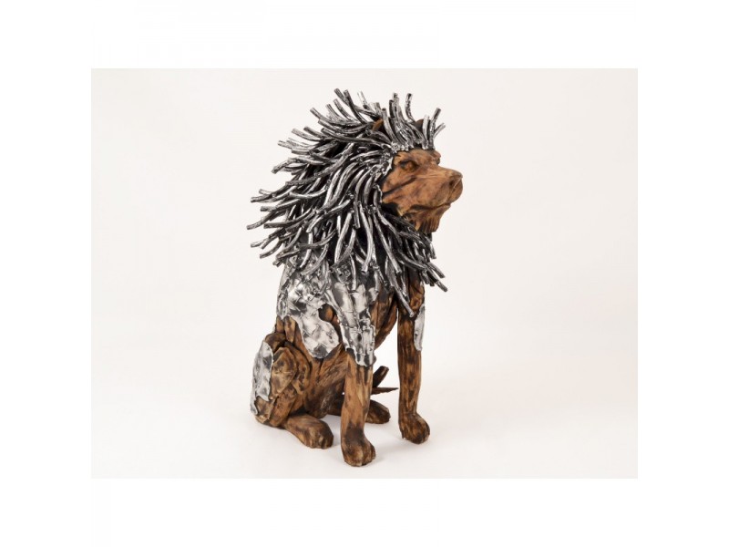 LION-Statue assise