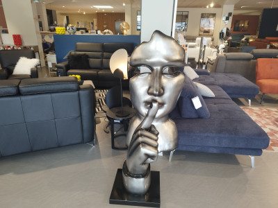 CHUT-STATUE OUTDOOR